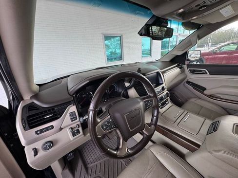 Used 2019 GMC Yukon Denali w/ Denali Ultimate Package image 14