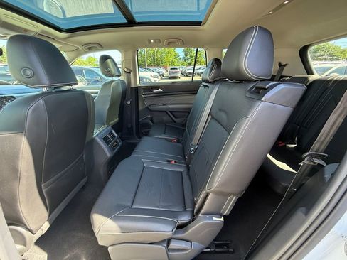 Used 2023 Volkswagen Atlas SE w/ Panoramic Sunroof Package FWD image 24