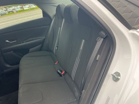 Used 2024 Hyundai Elantra SEL image 7