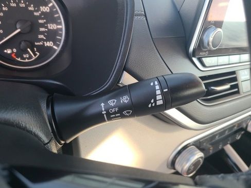 Used 2022 Nissan Altima 2.5 SV w/ SV Premium Package image 23