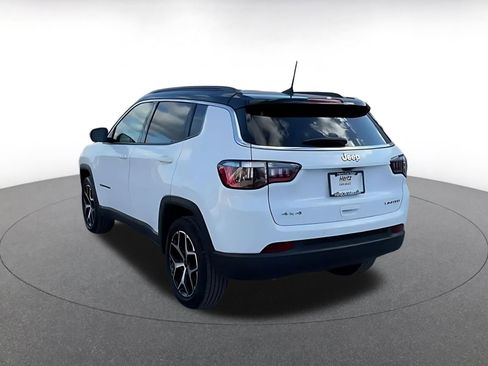 Used 2025 Jeep Compass Limited image 11