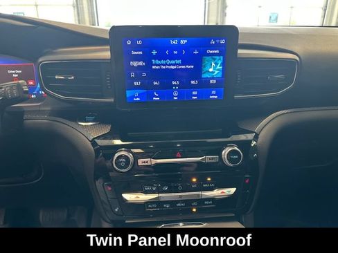 Used 2022 Ford Explorer ST AWD/4WD image 3