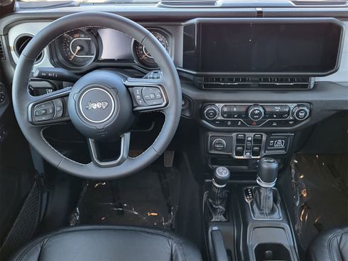 Used 2025 Jeep Wrangler Sport S image 24