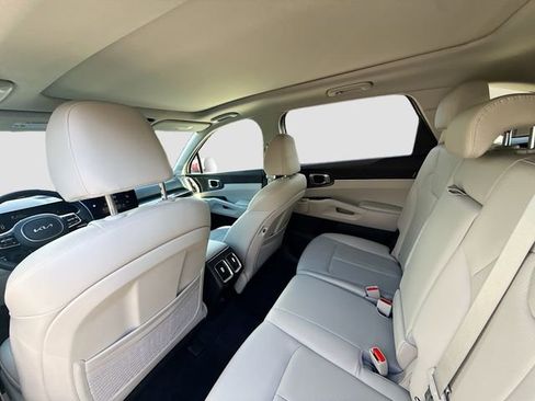 Used 2025 Kia Sorento S w/ Panoramic Sunroof Package FWD image 24