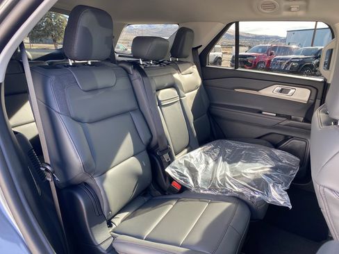 New 2026 Ford Explorer Active w/ Active Comfort Package image 7