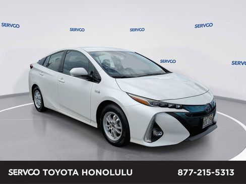 Used 2017 Toyota Prius Prime Advanced image 1
