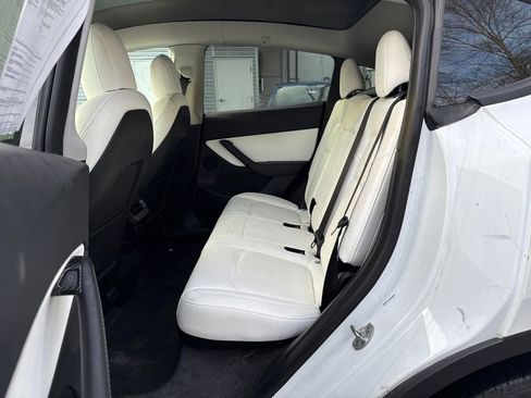 Used 2021 Tesla Model Y Long Range image 13