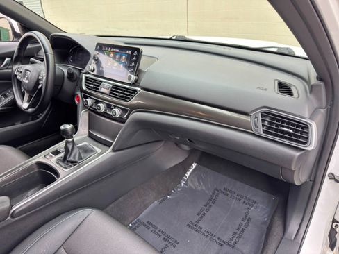 Used 2018 Honda Accord Sport image 13