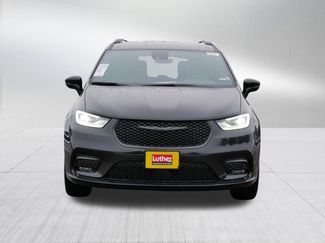 New 2026 Chrysler Pacifica Select video 2