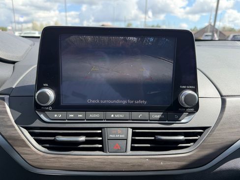 Used 2025 Nissan Altima 2.5 SV image 27