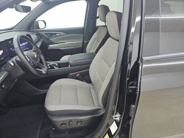 Used 2026 Chevrolet Traverse LT w/ Driver Confidence Package FWD image 8
