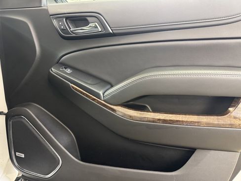 Used 2020 Chevrolet Suburban LT image 30