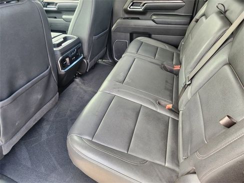 Used 2025 Chevrolet Silverado 2500 LTZ w/ LTZ Convenience Package AWD/4WD image 31