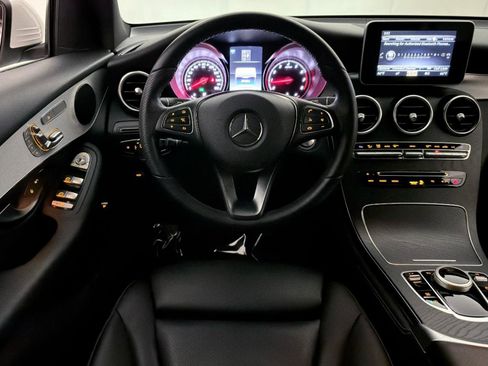 Used 2019 Mercedes-Benz GLC 300 4MATIC w/ Premium Package image 29