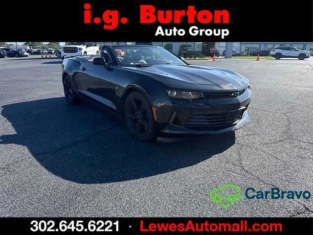 Used 2017 Chevrolet Camaro LT RWD image 1