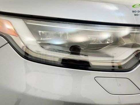 Used 2023 Land Rover Discovery S R-Dynamic AWD/4WD image 22