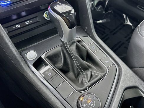 Certified 2023 Volkswagen Tiguan SE R-Line AWD/4WD image 18