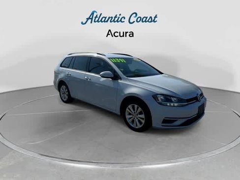 Used 2019 Volkswagen Golf S AWD/4WD image 2