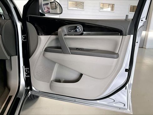 Used 2015 Buick Enclave Leather FWD image 25