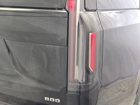 Used 2023 Cadillac Escalade Sport image 17