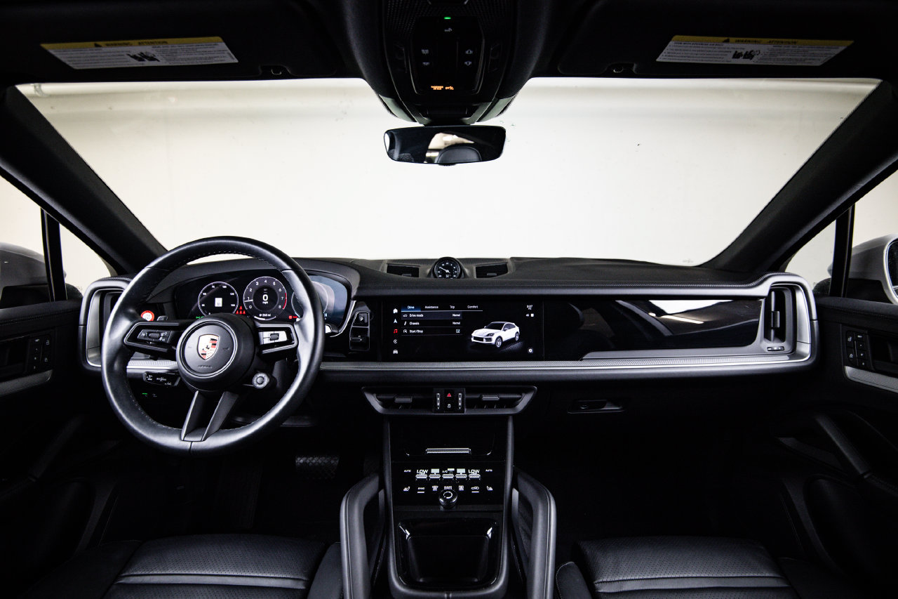 Certified 2024 Porsche Cayenne Coupe AWD/4WD image 25