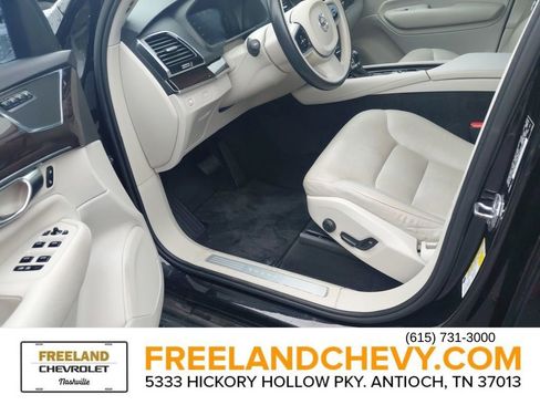 Used 2017 Volvo XC90 T6 Momentum w/ Vision Package AWD/4WD image 9
