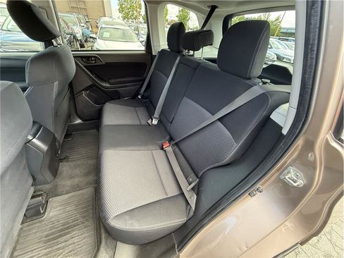Used 2015 Subaru Forester 2.5i Premium AWD/4WD image 18