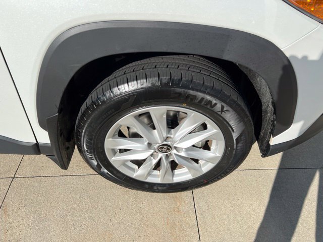Used 2022 Toyota Corolla Cross LE AWD/4WD image 9