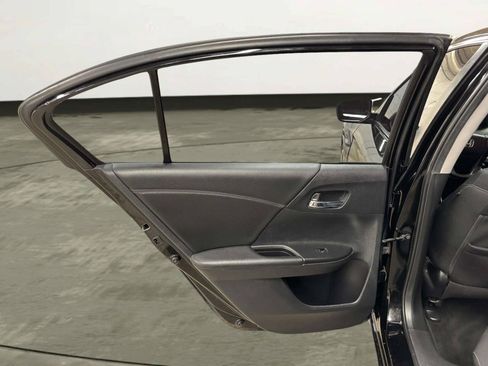 Used 2015 Honda Accord Sport image 16