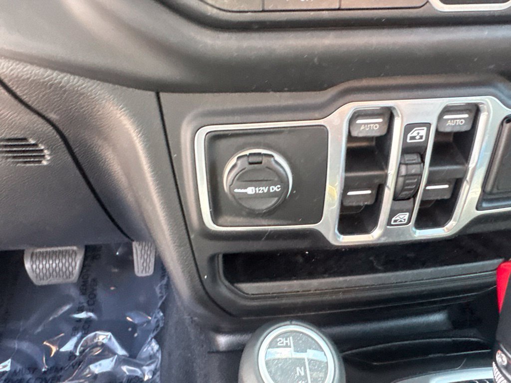 Used 2018 Jeep Wrangler Unlimited Sahara AWD/4WD image 50