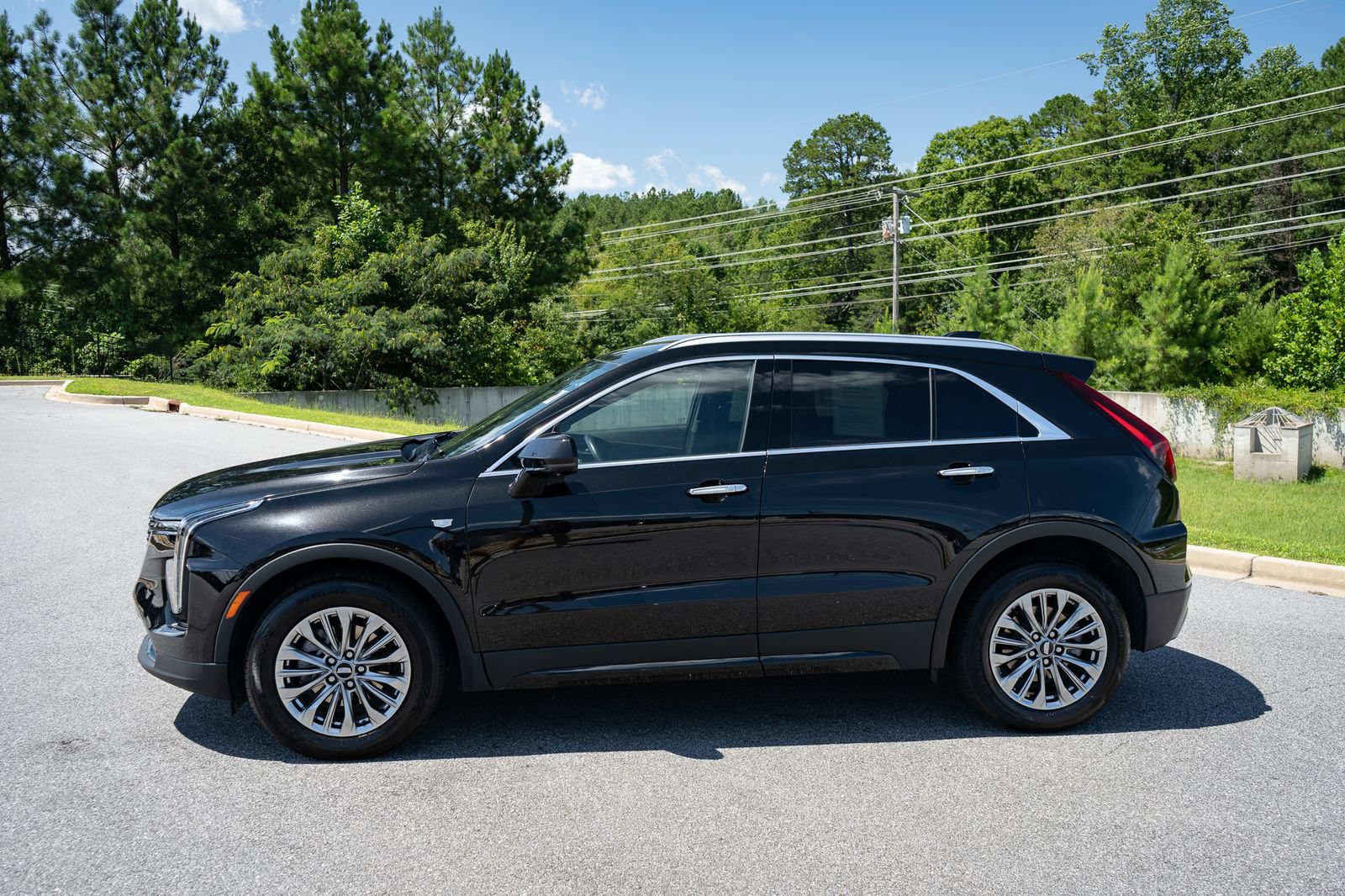 Used 2025 Cadillac XT4 Premium Luxury FWD image 5