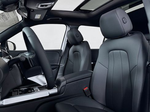 Certified 2026 Mercedes-Benz GLB 250 image 18