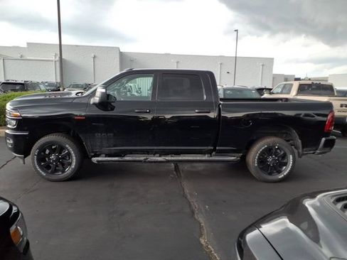 New 2026 RAM 3500 Big Horn AWD/4WD image 3