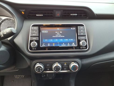 New 2025 Nissan Kicks Play S image 9