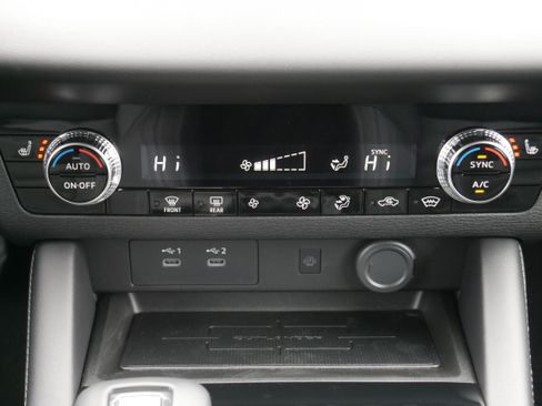 Used 2025 Mitsubishi Outlander AWD image 20