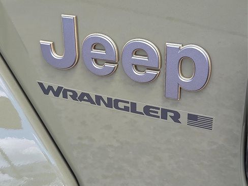 New 2025 Jeep Wrangler Unlimited Rubicon 392 image 9