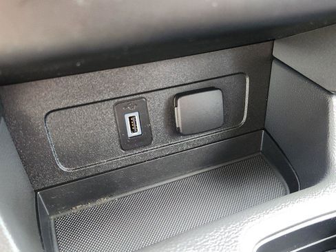 Used 2018 Ford Escape SE w/ SE Sync 3 Package AWD/4WD image 24