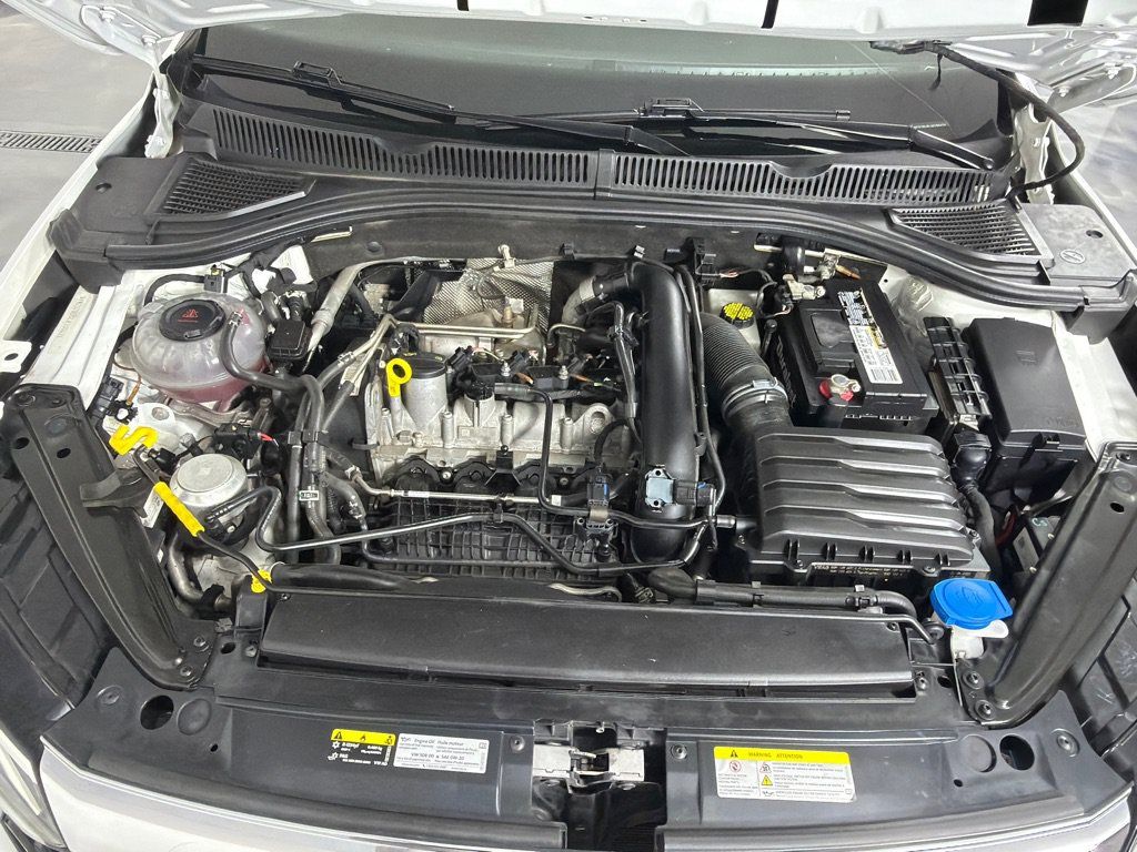 Used 2020 Volkswagen Jetta R-Line w/ R-Line Cold Weather Package FWD image 22