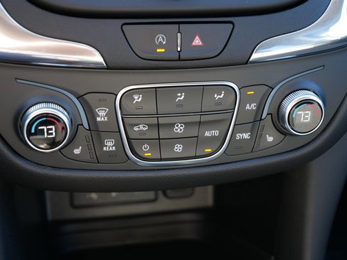 Used 2023 Chevrolet Equinox LT AWD/4WD image 23