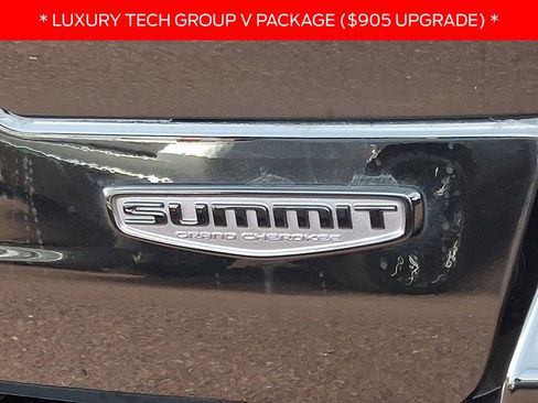 Used 2025 Jeep Grand Cherokee Summit w/ Obsidian Package image 30
