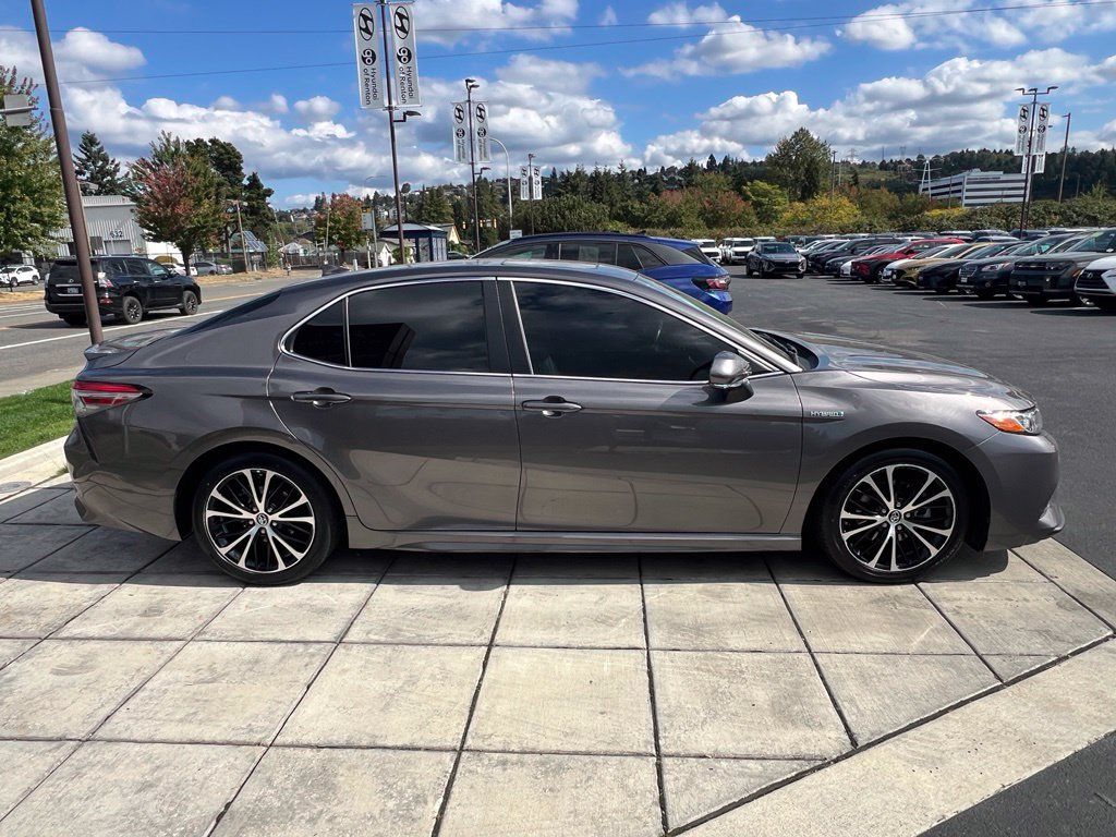 Used 2019 Toyota Camry SE w/ Audio Package FWD image 8