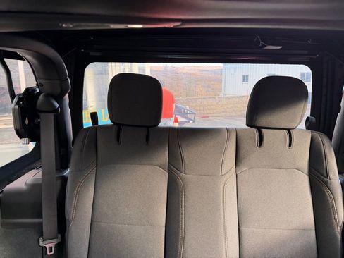 Used 2024 Jeep Wrangler Sport S image 22