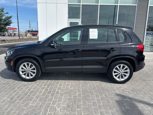 Used 2017 Volkswagen Tiguan Limited w/ Alloy Wheels Package AWD/4WD image 2