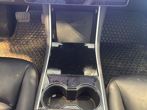 Used 2020 Tesla Model 3 Standard Range RWD image 25