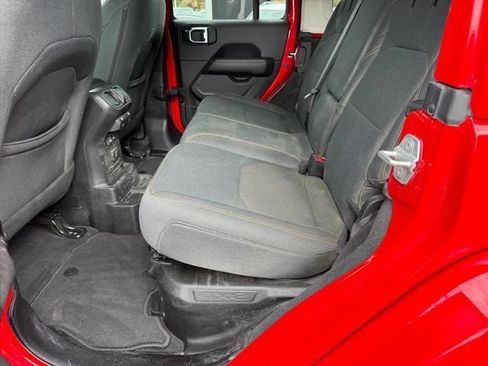 Used 2025 Jeep Wrangler Unlimited Sahara AWD/4WD image 10