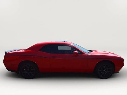 Used 2015 Dodge Challenger SXT w/ Driver Convenience Group RWD image 12