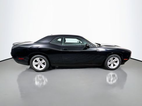 Used 2023 Dodge Challenger SXT image 3