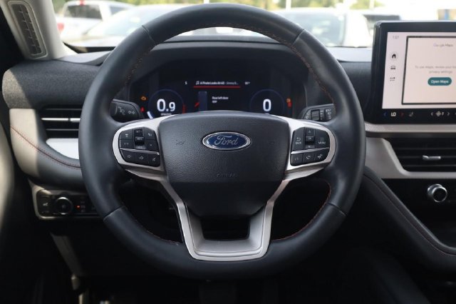Certified 2025 Ford Explorer Active w/ Active Comfort Package AWD/4WD image 8