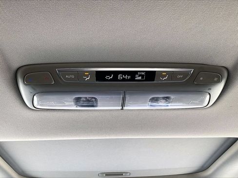 Used 2025 Kia Telluride S FWD image 17