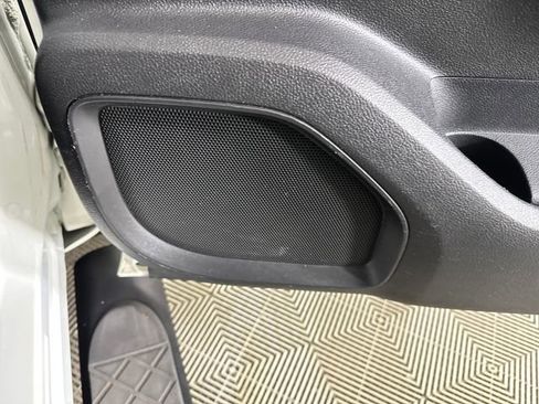 Used 2018 Nissan Titan XD image 29